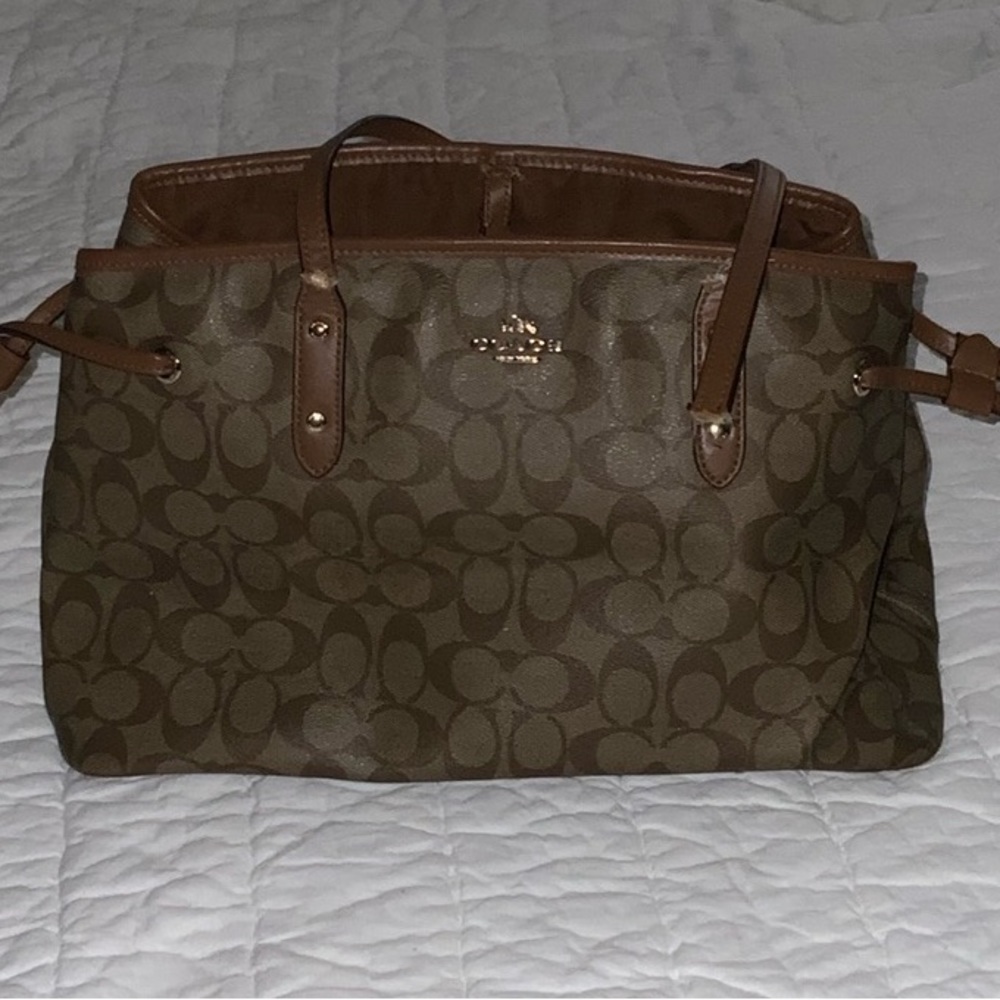 Coach Carryall in Signature - INFORMATION ON REPAIR IN PHOTOS